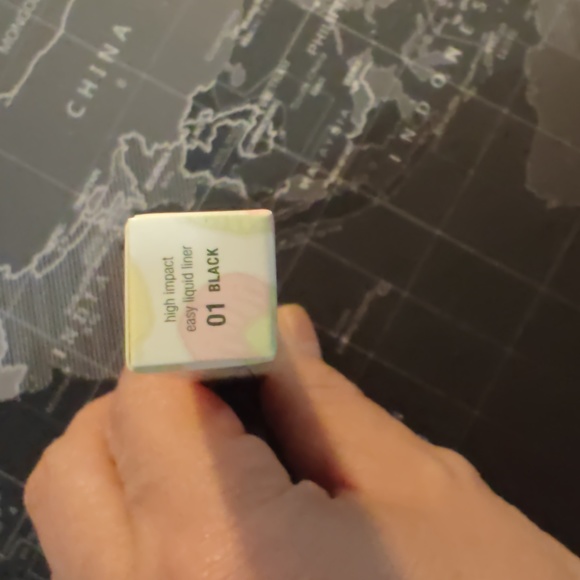 Clinique high impact easy liquid liner - Picture 2 of 2